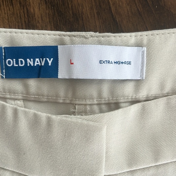 Old Navy Women’s Silver Gray Extra High-Waisted Taylor Trouser Shorts- Large NWT - Picture 7 of 9